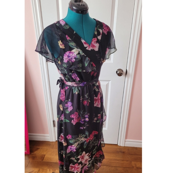 RW & co floral wrap dress! Small - Picture 2 of 7